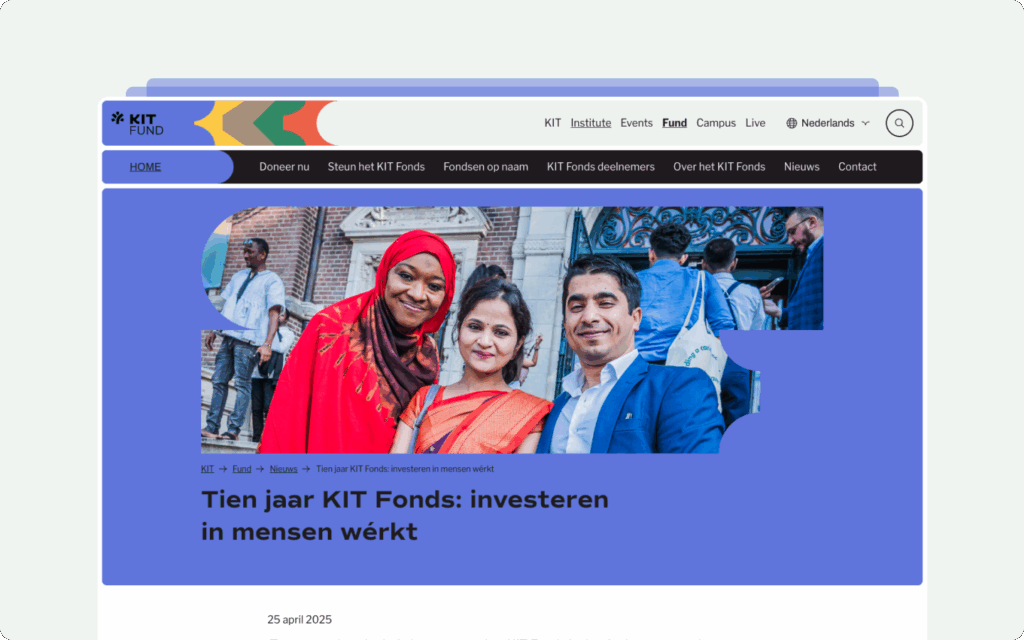 Screenshot van de KIT Fund-pagina met een artikel over "Tien jaar KIT Fonds: investeren in mensen wérkt", vergezeld door een foto van drie lachende professionals.