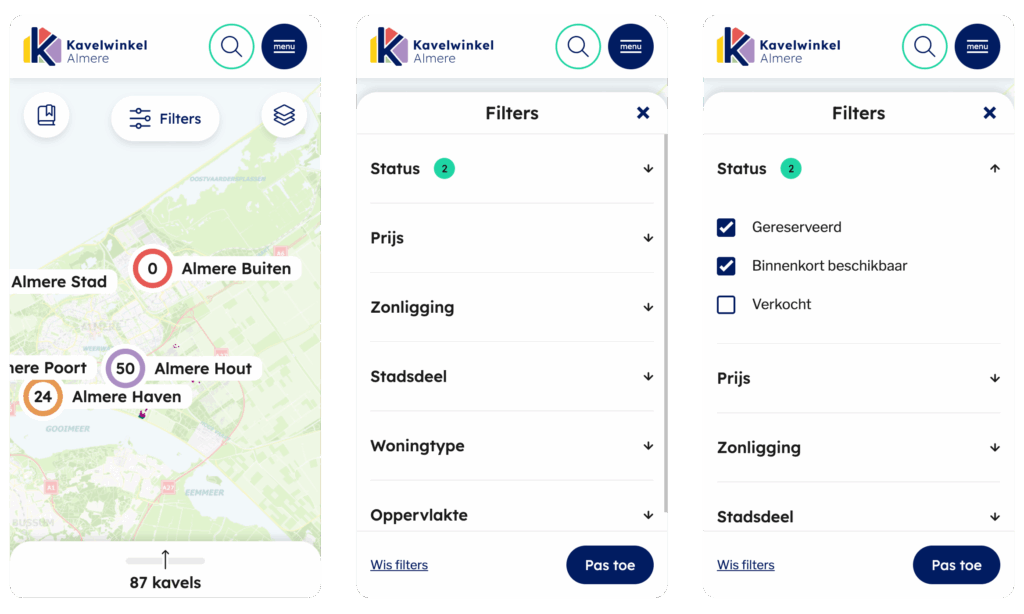 Een samengestelde afbeelding met drie mobiele screenshots van een kavelkaart met legenda, filteropties en een kaveldetails-pagina van de website.