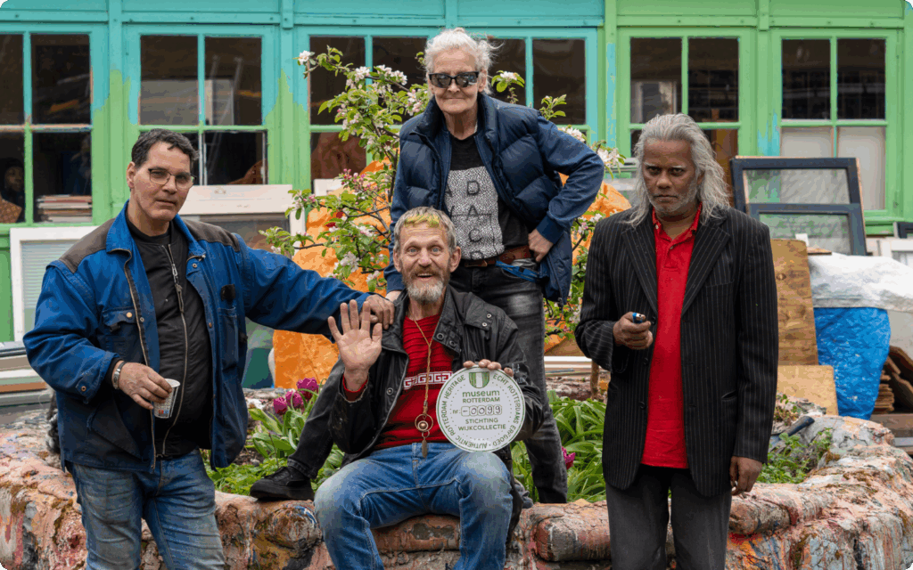 Rotterdamse inwoners poseren rond het initiatief 'Echt Rotterdams Erfgoed'