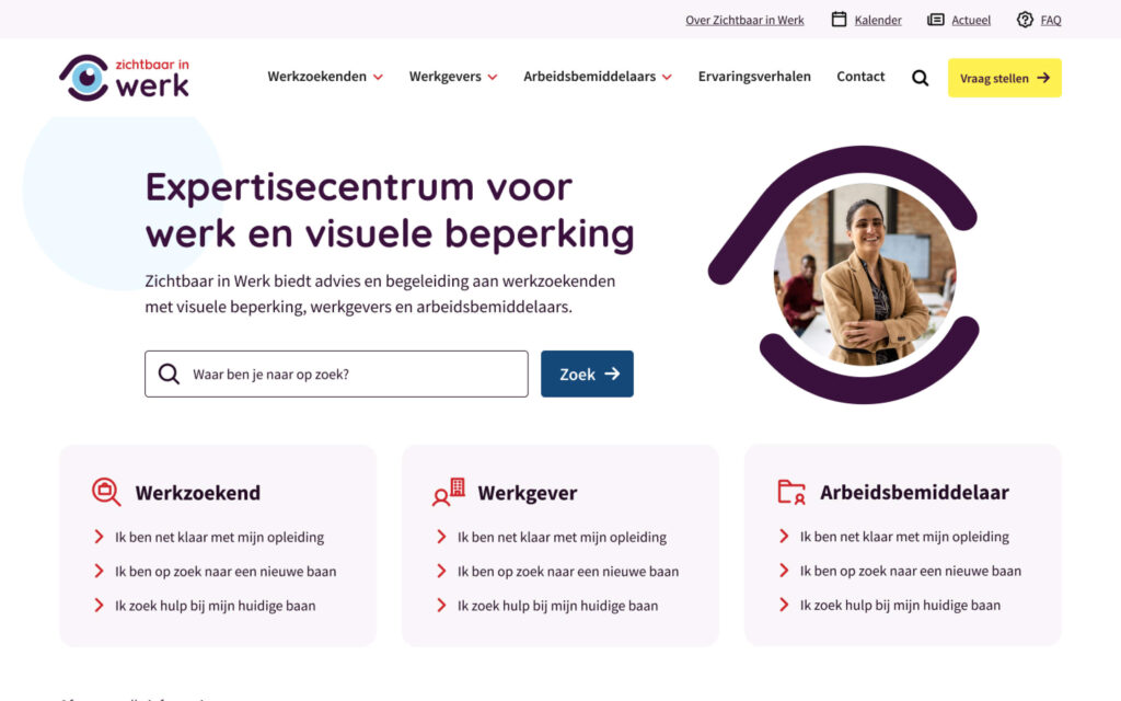 Schermafbeelding van de homepage van Zichtbaar in Werk met navigatie, zoekbalk en focus op de diensten voor werkzoekenden, werkgevers en bemiddelaars.