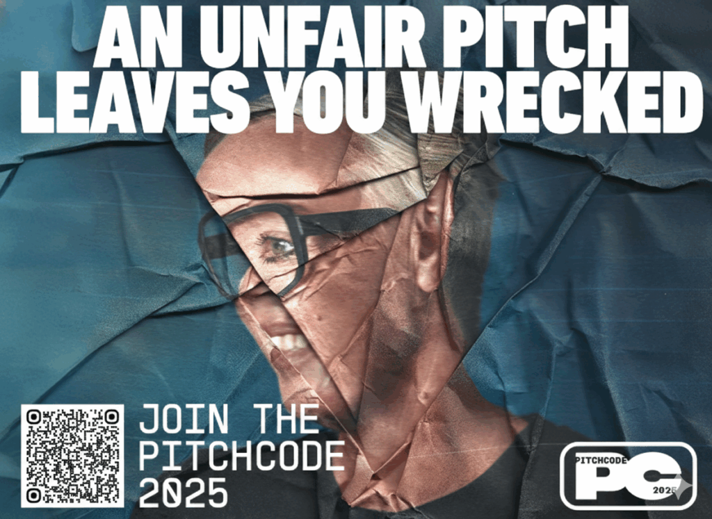 Buitenreclame op een digitaal bord in een drukke straat in Amsterdam met fietsen en historische gebouwen op de achtergrond. Het bord toont een campagne over oneerlijke concurrentie.