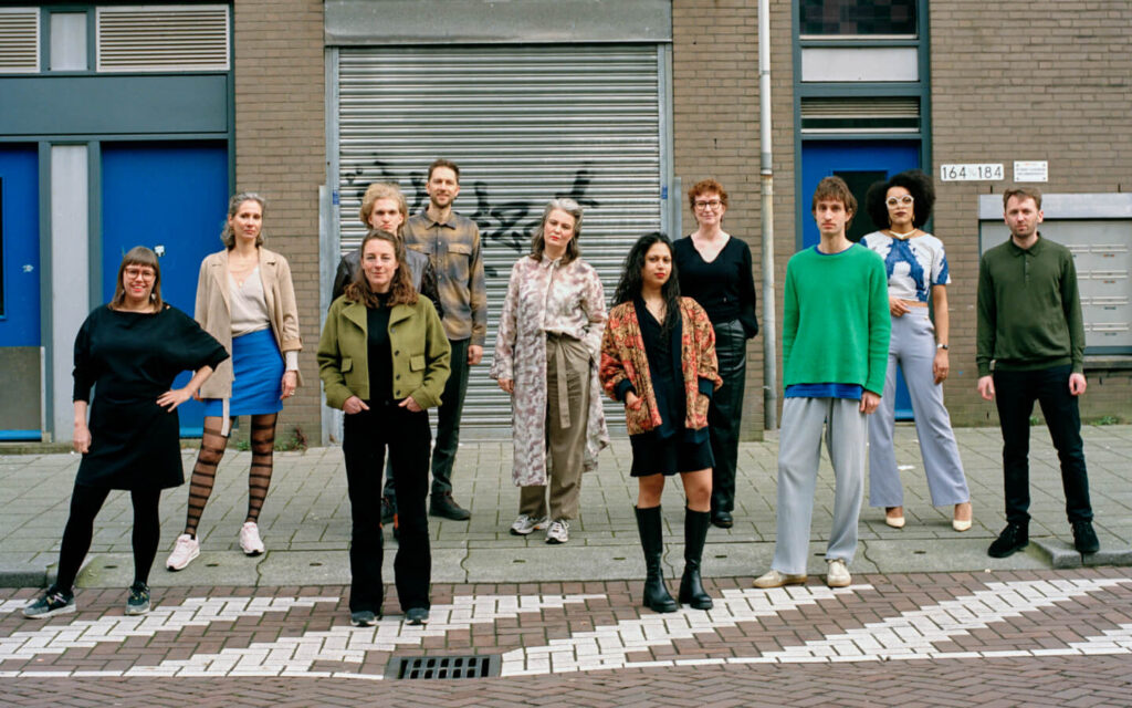 Groepsfoto van het team van Vers Beton.