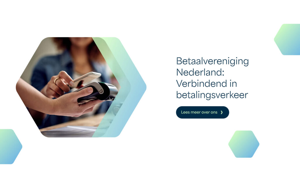 Een sfeervol beeld in een zeshoekig kader van een persoon die afrekent bij een toonbank met een mobiele telefoon.